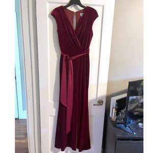 VNeck Cap Sleeve Burgundy Red Velvet Bridesmaid Wedding Guest Dress Size 8